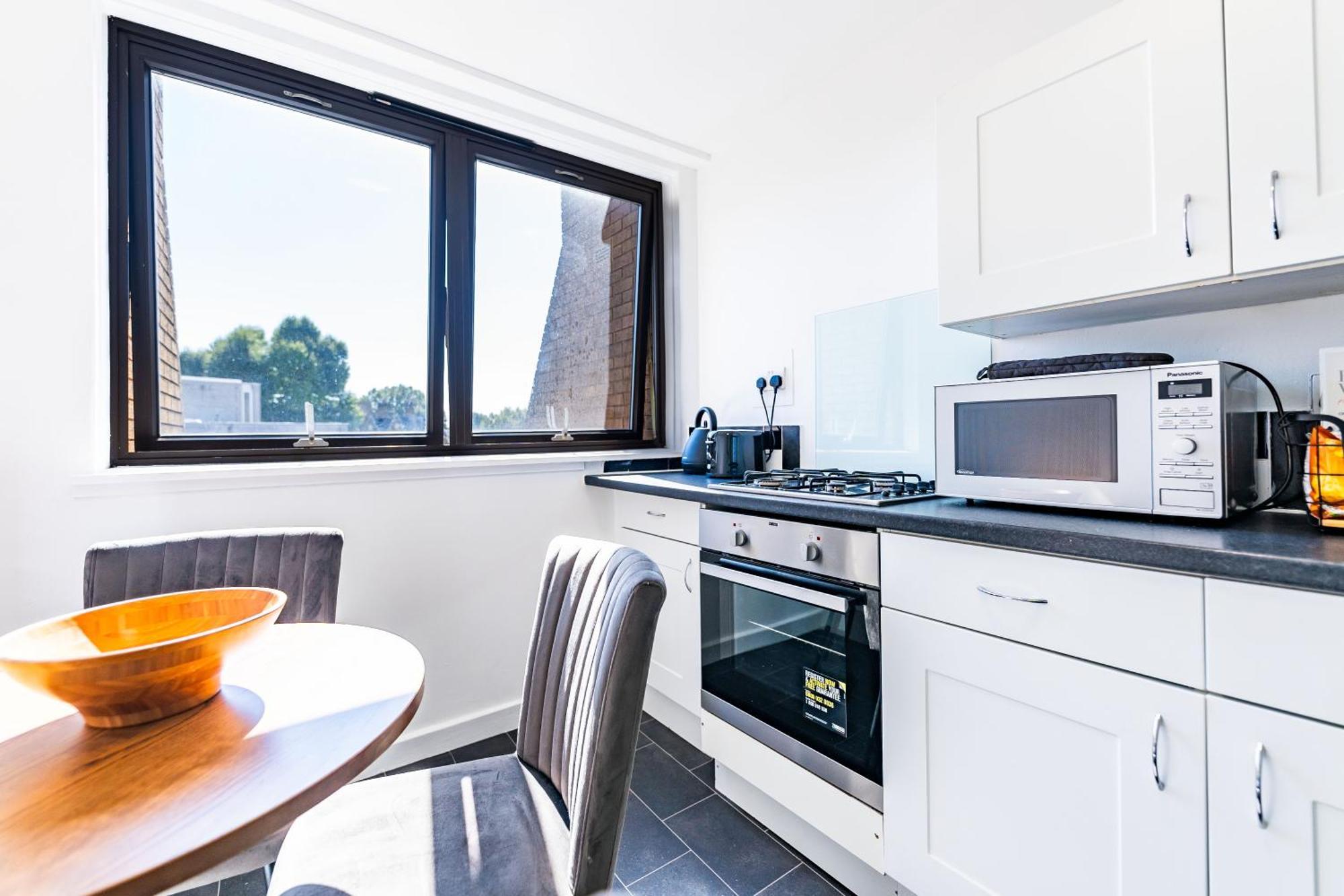 Luxury 3 Bedroom Flat With Balcony In Westbourne Park Londyn Zewnętrze zdjęcie