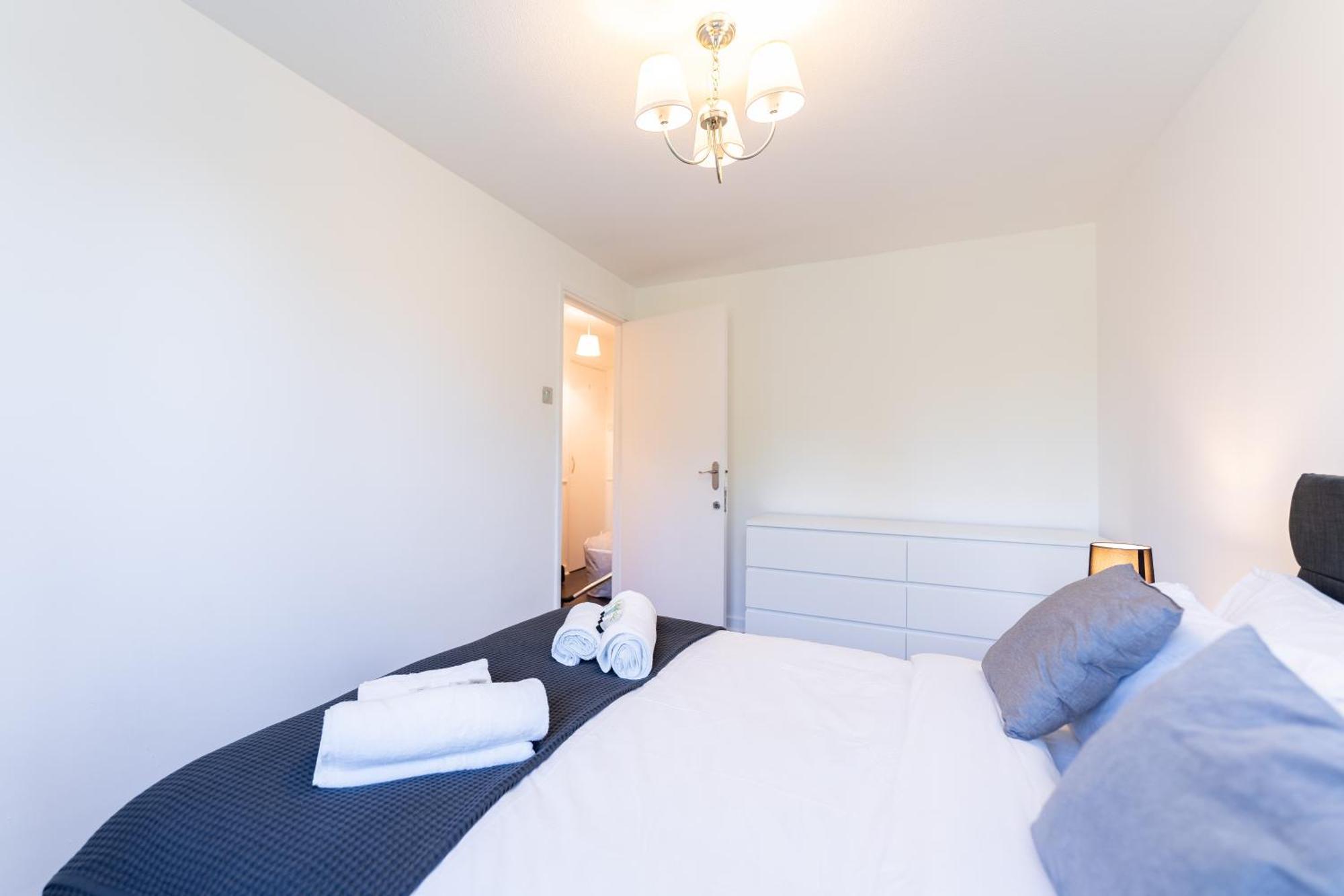 Luxury 3 Bedroom Flat With Balcony In Westbourne Park Londyn Zewnętrze zdjęcie