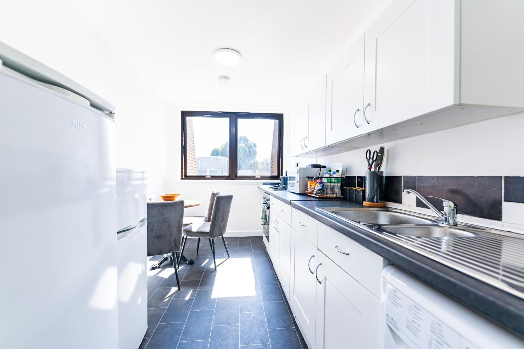 Luxury 3 Bedroom Flat With Balcony In Westbourne Park Londyn Zewnętrze zdjęcie
