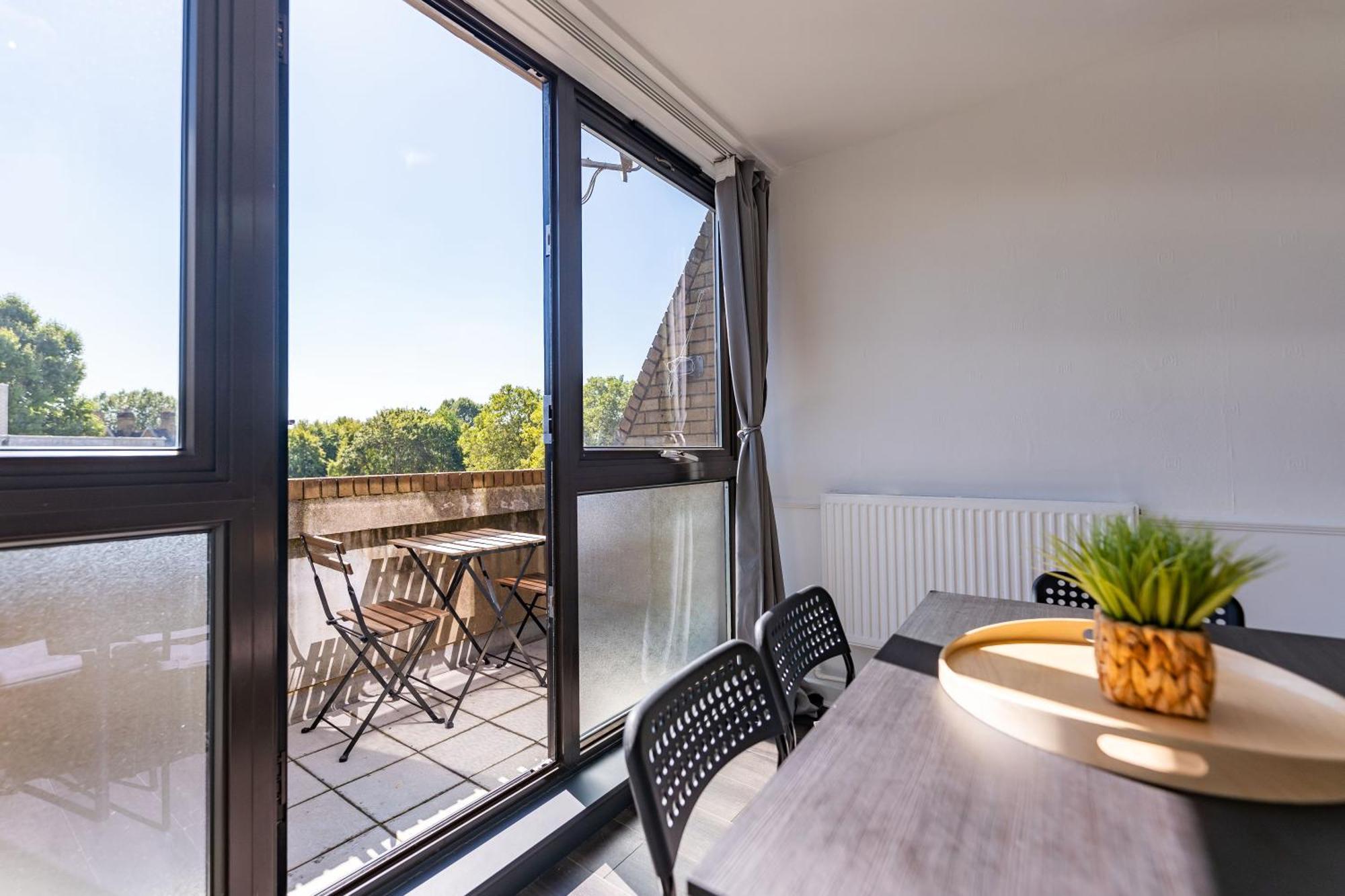 Luxury 3 Bedroom Flat With Balcony In Westbourne Park Londyn Zewnętrze zdjęcie